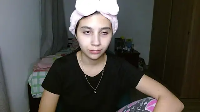 mia  lopez  online show from September 2025 05:10:02 AM