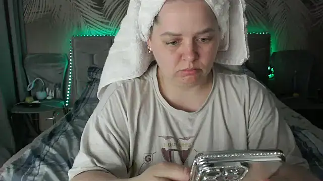 uliastar online show from April 2026 05:54:01 AM