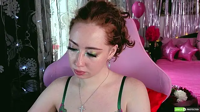 Snapshot of TinaBrook chatting on June 2026 05:28:02 AM TinaBrook online show from June 2026 05:28:02 AM