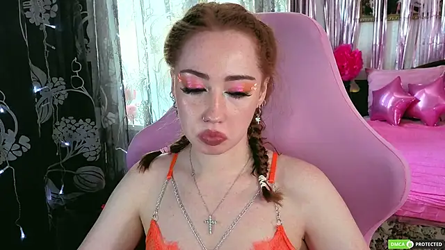 Snapshot of TinaBrook chatting on June 2026 05:43:02 AM TinaBrook online show from June 2026 05:43:02 AM