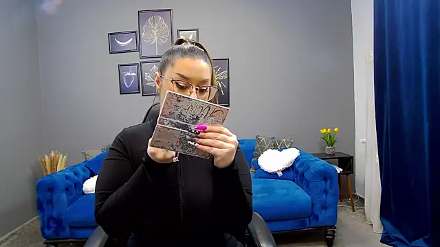 Katewalker  online show from February 2025 06:13:01 PM