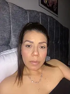 martina contreras online show from November 2025 05:07:02 AM