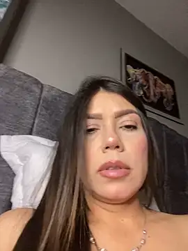 Snapshot of martina_contreras chatting on June 2026 05:21:02 AM martina contreras online show from June 2026 05:21:02 AM