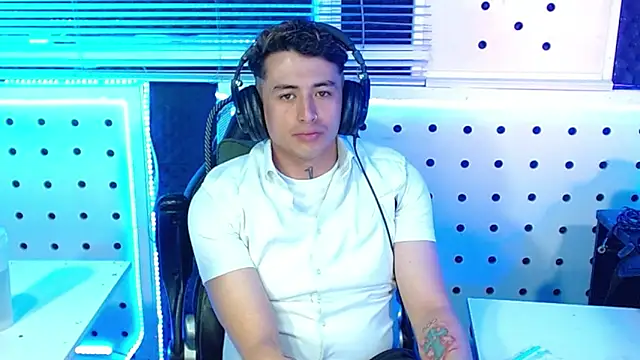 Darko0717 online show from November 2025 01:54:01 PM