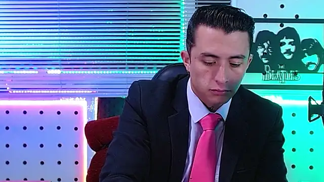 Snapshot of Darko0717 chatting on June 2026 01:37:02 PM Darko0717 online show from June 2026 01:37:02 PM