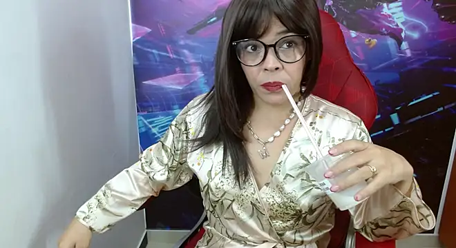 Abril Beltran  online show from February 2025 03:12:02 PM