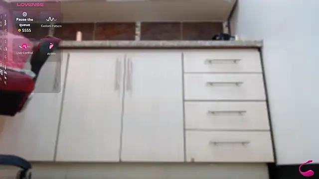 Abril Beltran  online show from November 2025 10:42:02 PM