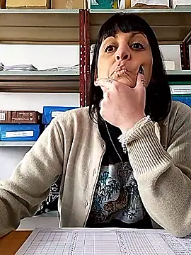 estefyzapata online show from April 2026 07:08:02 PM