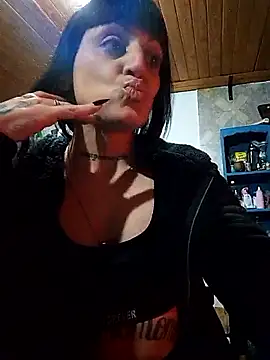 estefyzapata online show from April 2026 11:55:02 PM