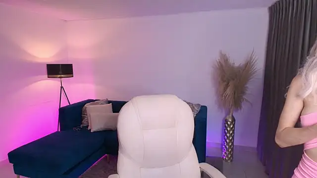 emilly smith 1 online show from March 2025 03:13:02 AM