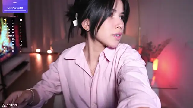 anniehillofficial online show from September 2025 08:25:01 PM