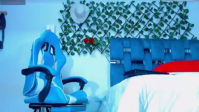 Snapshot of Hakim_prettynigg chatting on December 2024 04:29:02 PM Hakim prettynigg online show from December 2024 04:29:02 PM