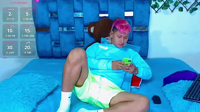 Snapshot of Hakim_prettynigg chatting on January 2025 06:24:02 PM Hakim prettynigg online show from January 2025 06:24:02 PM