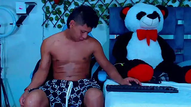 Snapshot of Hakim_prettynigg chatting on November 2025 03:45:02 PM Hakim prettynigg online show from November 2025 03:45:02 PM