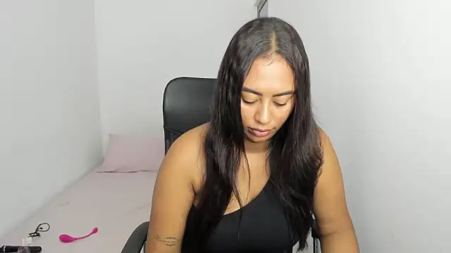 tracycum online show from February 2026 07:52:02 PM