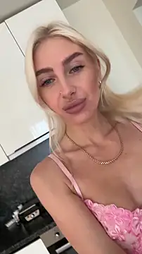 Mia Roxie online show from October 2025 03:32:02 AM