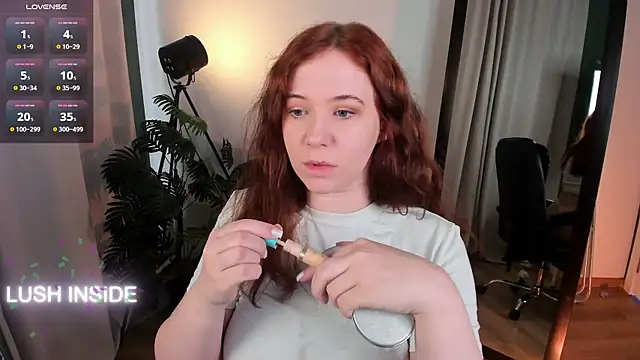 Snapshot of Pretty_Alison chatting on July 2026 02:15:01 PM Pretty Alison online show from July 2026 02:15:01 PM