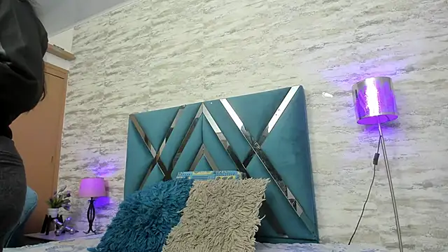 veronica salas online show from January 2025 12:11:01 AM