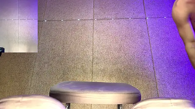 Farmer James online show from November 2025 03:34:01 PM