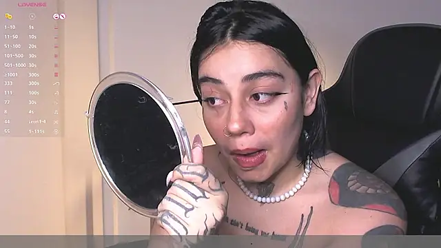 Snapshot of val_bardot chatting on February 2026 07:04:01 AM val bardot online show from February 2026 07:04:01 AM