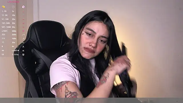 Snapshot of val_bardot chatting on February 2026 01:46:01 AM val bardot online show from February 2026 01:46:01 AM