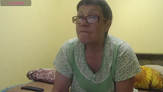 Snapshot of Sandra_Carina chatting on May 2026 08:25:01 PM Sandra Carina online show from May 2026 08:25:01 PM