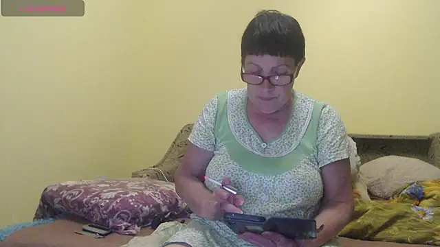 Snapshot of Sandra_Carina chatting on May 2026 07:52:01 PM Sandra Carina online show from May 2026 07:52:01 PM