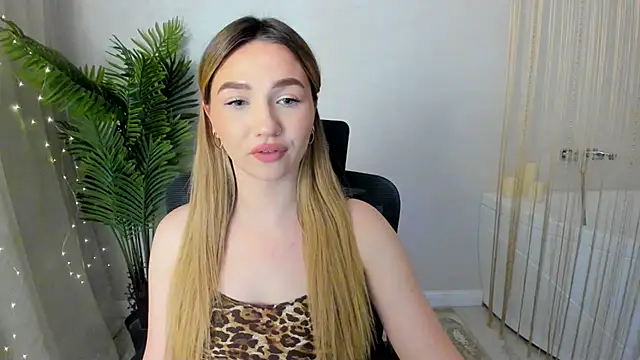 Snapshot of GracefulLook chatting on January 2025 10:56:01 PM GracefulLook online show from January 2025 10:56:01 PM