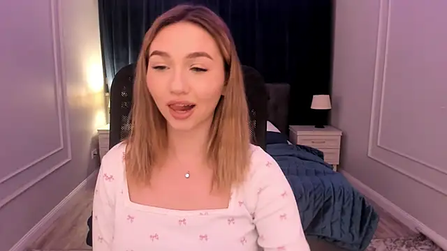 Snapshot of GracefulLook chatting on January 2025 02:03:02 AM GracefulLook online show from January 2025 02:03:02 AM