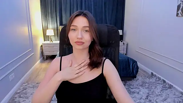 Snapshot of GracefulLook chatting on March 2025 02:36:02 AM GracefulLook online show from March 2025 02:36:02 AM