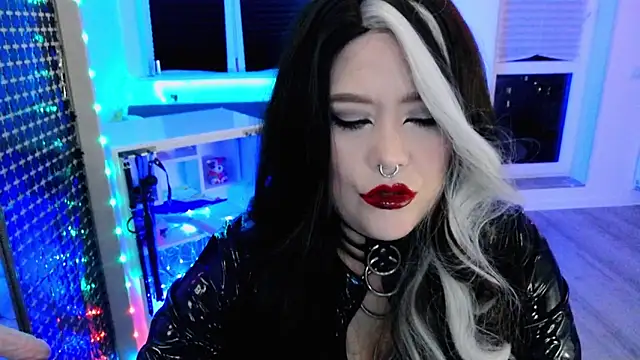 wickedxqueen online show from March 2026 09:29:01 PM