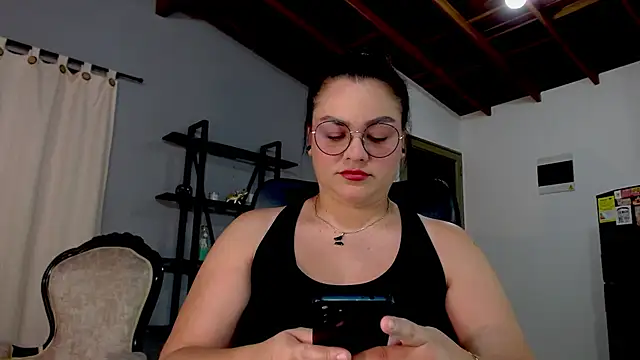 maela1 online show from September 2025 11:29:01 PM