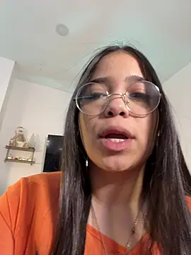 tati reyess online show from December 2025 12:31:02 PM
