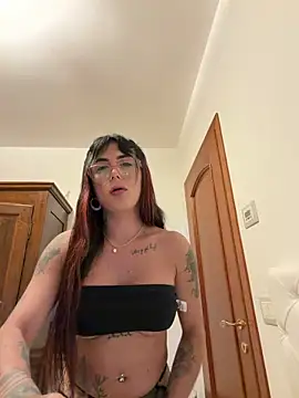 Snapshot of missdirtyhot_ chatting on May 2026 06:13:02 PM missdirtyhot online show from May 2026 06:13:02 PM