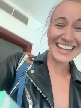 Snapshot of Dina-Light chatting on February 2025 02:35:02 PM Dina-Light online show from February 2025 02:35:02 PM