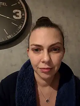 LEAsquirt91 online show from February 2025 08:20:02 PM