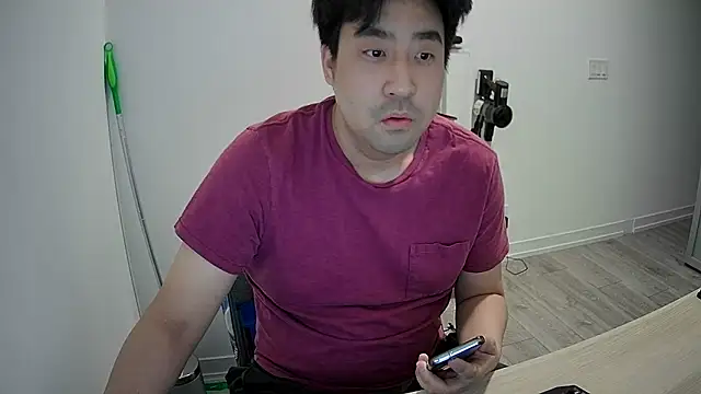 Snapshot of Koreanboy171 chatting on May 2026 06:00:02 AM Koreanboy171 online show from May 2026 06:00:02 AM