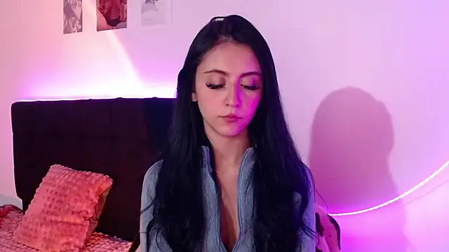 Snapshot of Coralinnee_ chatting on March 2025 04:13:01 AM Coralinnee online show from March 2025 04:13:01 AM