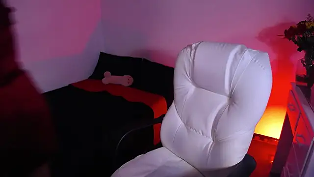 Snapshot of bad_scarlett1 chatting on October 2025 10:20:02 PM bad scarlett1 online show from October 2025 10:20:02 PM