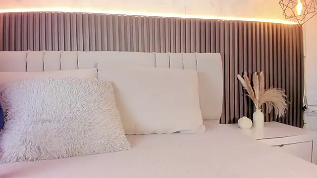 SHANONCLARK online show from November 2025 06:21:01 PM