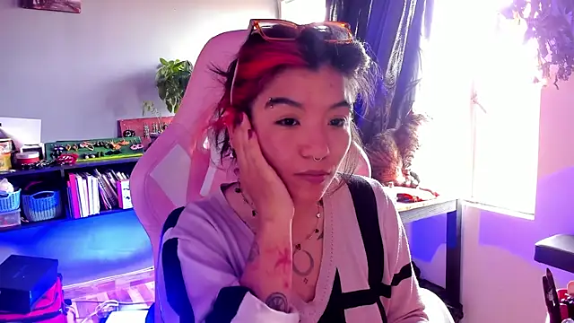 annie walker6 online show from December 2025 06:58:01 PM