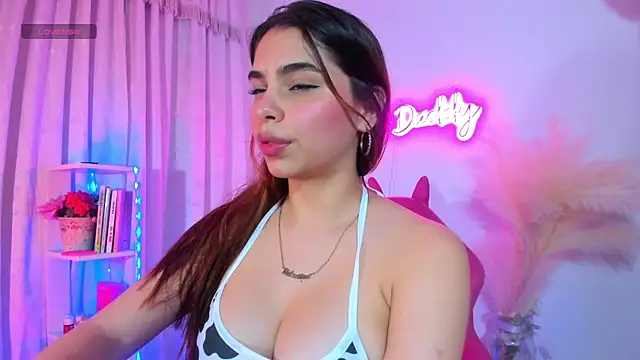 Snapshot of crisbell_lopez chatting on September 2025 12:36:01 AM crisbell lopez online show from September 2025 12:36:01 AM