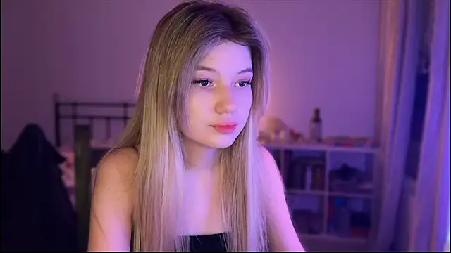 Caramel Peach online show from September 2025 04:54:01 PM
