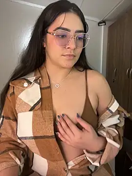 Lia flowers online show from November 2025 01:15:01 AM