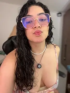 Lia flowers online show from February 2026 11:12:01 PM