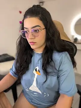 Lia flowers online show from February 2026 11:01:01 PM