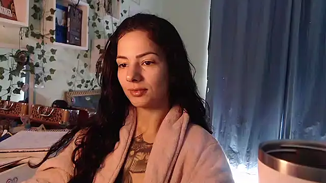 Snapshot of BeellyDance chatting on August 2026 05:00:02 PM BeellyDance online show from August 2026 05:00:02 PM