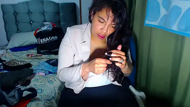 AmaraRoberts420 online show from January 2026 05:01:01 AM