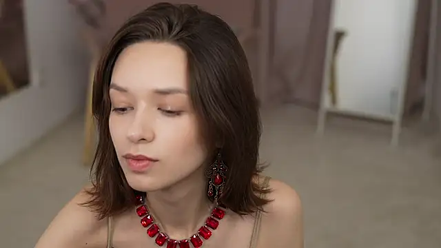 Snapshot of VivianLy_ chatting on December 2024 07:49:02 AM VivianLy online show from December 2024 07:49:02 AM