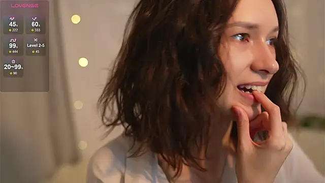 Snapshot of VivianLy_ chatting on January 2025 10:40:01 AM VivianLy online show from January 2025 10:40:01 AM